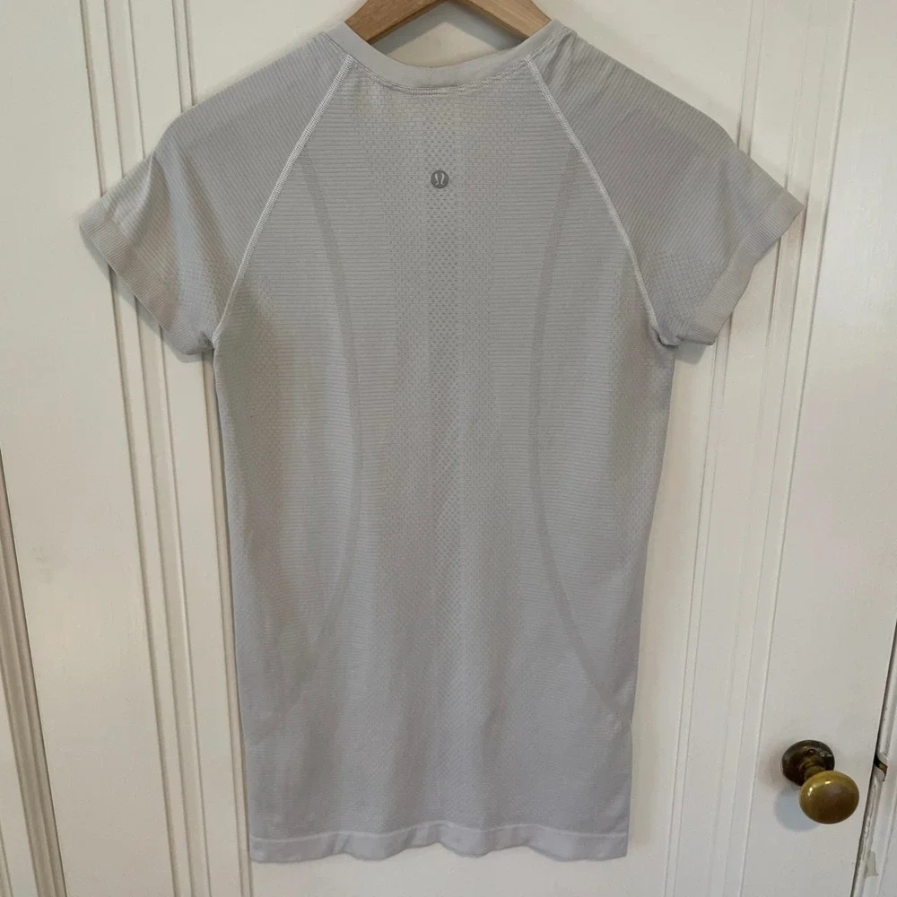 Lululemon‎ Swiftly Tech Short Sleeve White Athletic Top Size 6